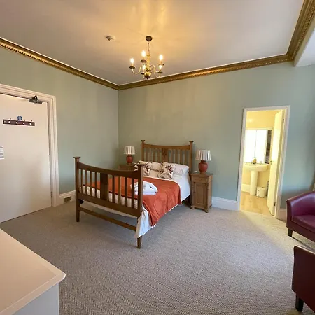 The Captain's Only ゲストハウス ウィットビー