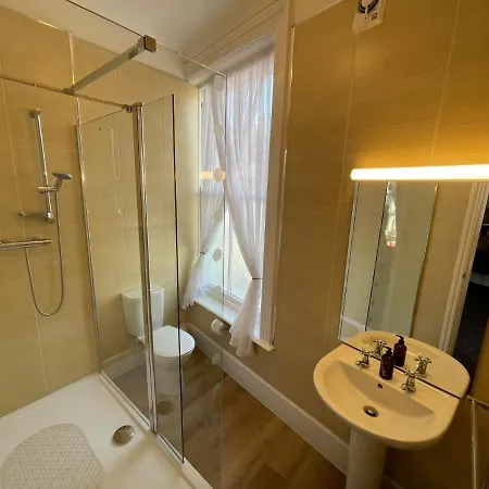 The Captain's Only 3* Whitby